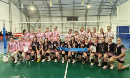 Волейболистки на награждении