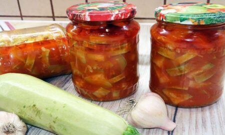 Кабачки с томатной пастой