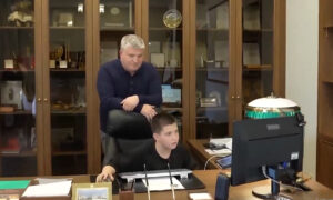 Губернатор с сыном