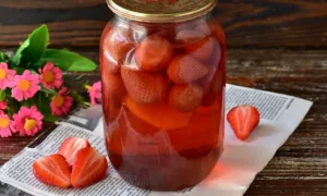 клубничный компот