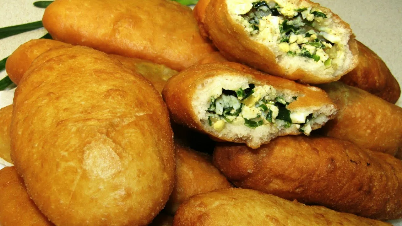 пирожки с яйцом и зеленью