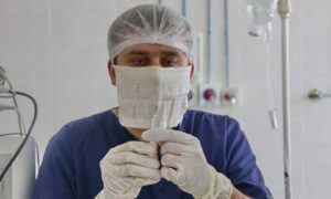 Врач в халате