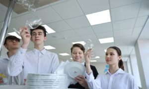 Студенты колледжа