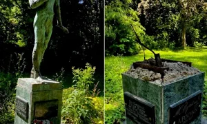 Бронзовый памятник Пушкину в немецком городе Хемер, похищенный неизвестными