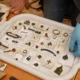 Артефакты, обнаруженные археологами на Троицком раскопе в Великом Новгороде.