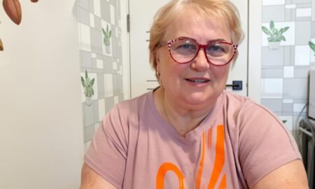 Довольная пенсионерка