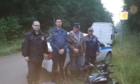 Спасатели нашли заблудившегося в лесу в Маловишерском округе у деревни Оксочи.