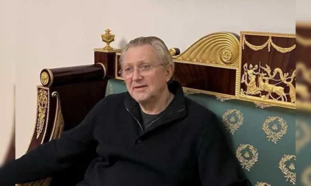 Илья Трабер в своем особняке.