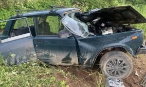 Место столкновения ВАЗ-21074 и Renault Megane на дороге Заполье – Верхнее Заозёрье в Любытинском округе