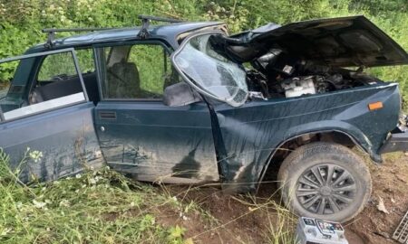 Место столкновения ВАЗ-21074 и Renault Megane на дороге Заполье – Верхнее Заозёрье в Любытинском округе