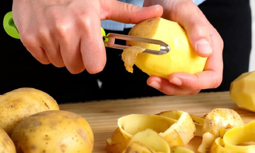 Чистка картофеля