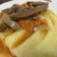 пюре с языком и подливом