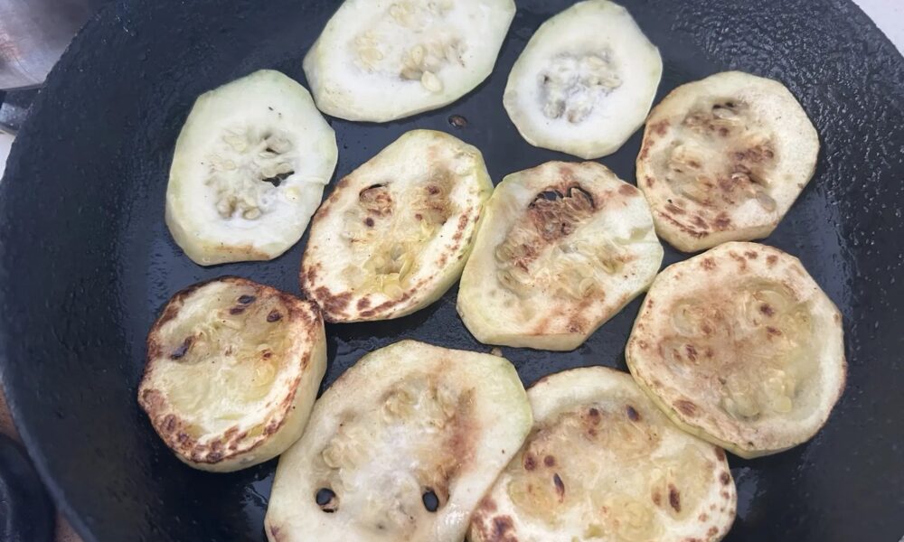 Кабачки на сковороде.