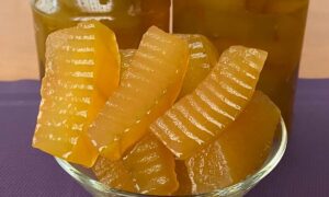 Варенье из арбузных корок с клюквой.