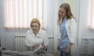 Женщины врачи