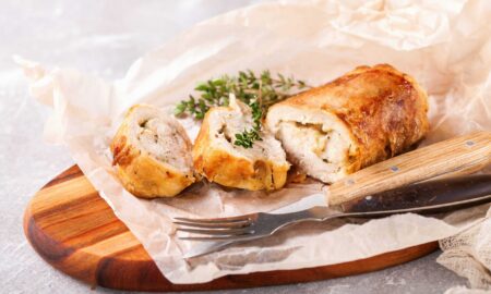 Куриные рулетики с яблоками