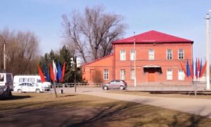 площадь Володарского в Боровичах