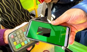 оплата проезда в автобусе240x658