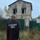 Пожар в поселке Панковка: СК выясняет обстоятельства гибели гостя на даче. Теги: Сгоревший дом, Работа следователей, Пожарные рукава