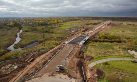 Улица Высоцкого и мост через Веряжу: строители изменили схему дворовых выездов. Теги: Строительство дороги, Мост через реку