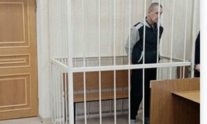 Пестовский районный суд отправил в колонию мужчину за жестокую расправу с бензином. Теги: зал суда, судебный молоток, наручники