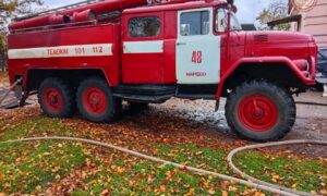 Марёвские спасатели устроили строгую проверку снаряжению перед выездами. Теги: пожарный рукав, пожарная часть