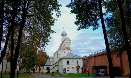 Новгородскую область накроет циклон из Прибалтики: чего ждать жителям. Теги: дождь в городе, пасмурное небо