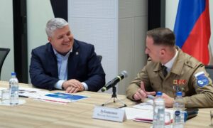 Студотряды Новгородской области отправят на возведение студгородка. Теги: молодежь на стройке, рабочая форма студентов