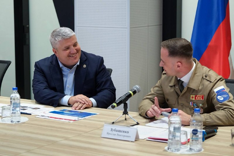 Студотряды Новгородской области отправят на возведение студгородка. Теги: молодежь на стройке, рабочая форма студентов