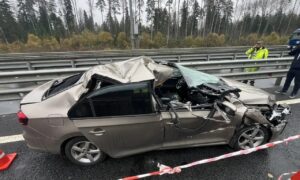 Трасса М-11 «Нева»: легковушка протаранила грузовик в Маловишерском округе. Теги: ДТП на трассе, Машина скорой помощи, Полицейский автомобиль