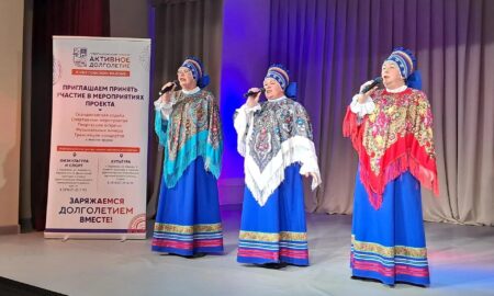 Новгородские проекты для старшего поколения поборются за 500 тысяч рублей. Теги: пожилые люди, вручение гранта, консультация гериатра