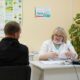 Новгородские врачи назвали скрытые угрозы при диспансеризации. Теги: кабинет врача, анализ крови, медицинский осмотр