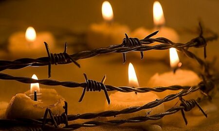 Храмы Новгородской епархии вспомнят сотни расстрелянных священников. Теги: Православный храм, горящая свеча