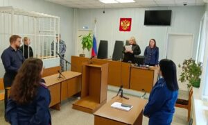 Валдайский конфликт с перцовкой обернулся гибелью прохожего и арестом. Теги: Зал суда, Автозак, Следственный изолятор