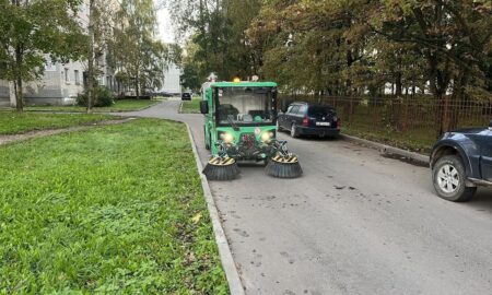 Техника убирает улицы